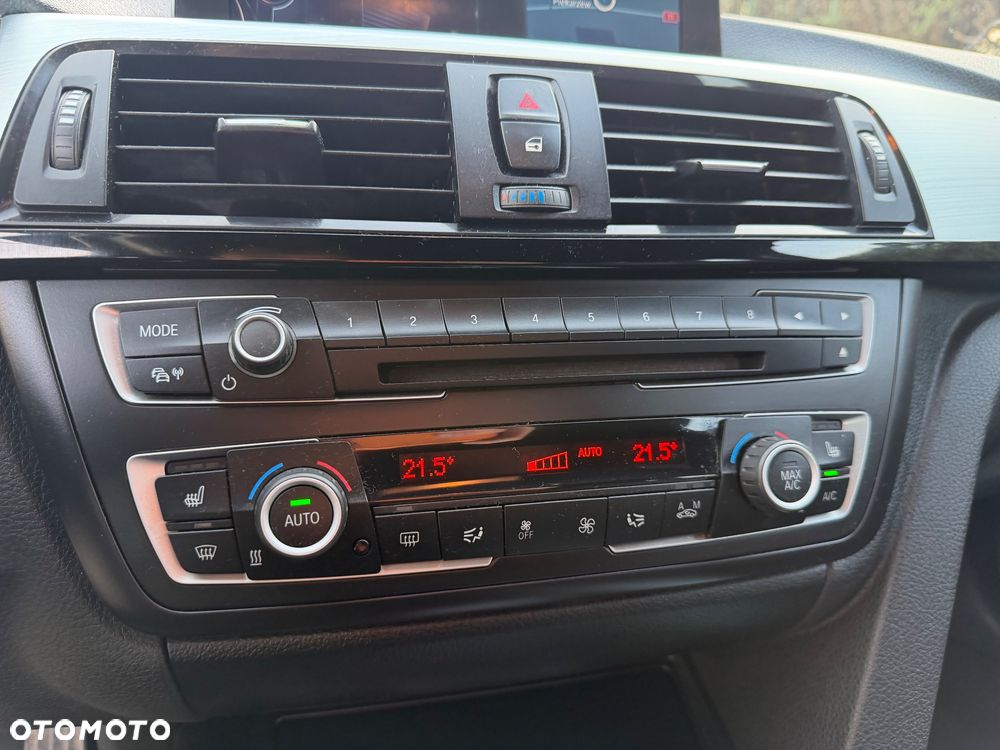 BMW Seria 3 320d xDrive - 13