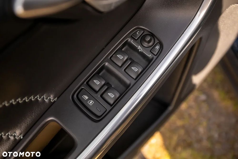 Volvo XC 60 2.4D AWD - 24