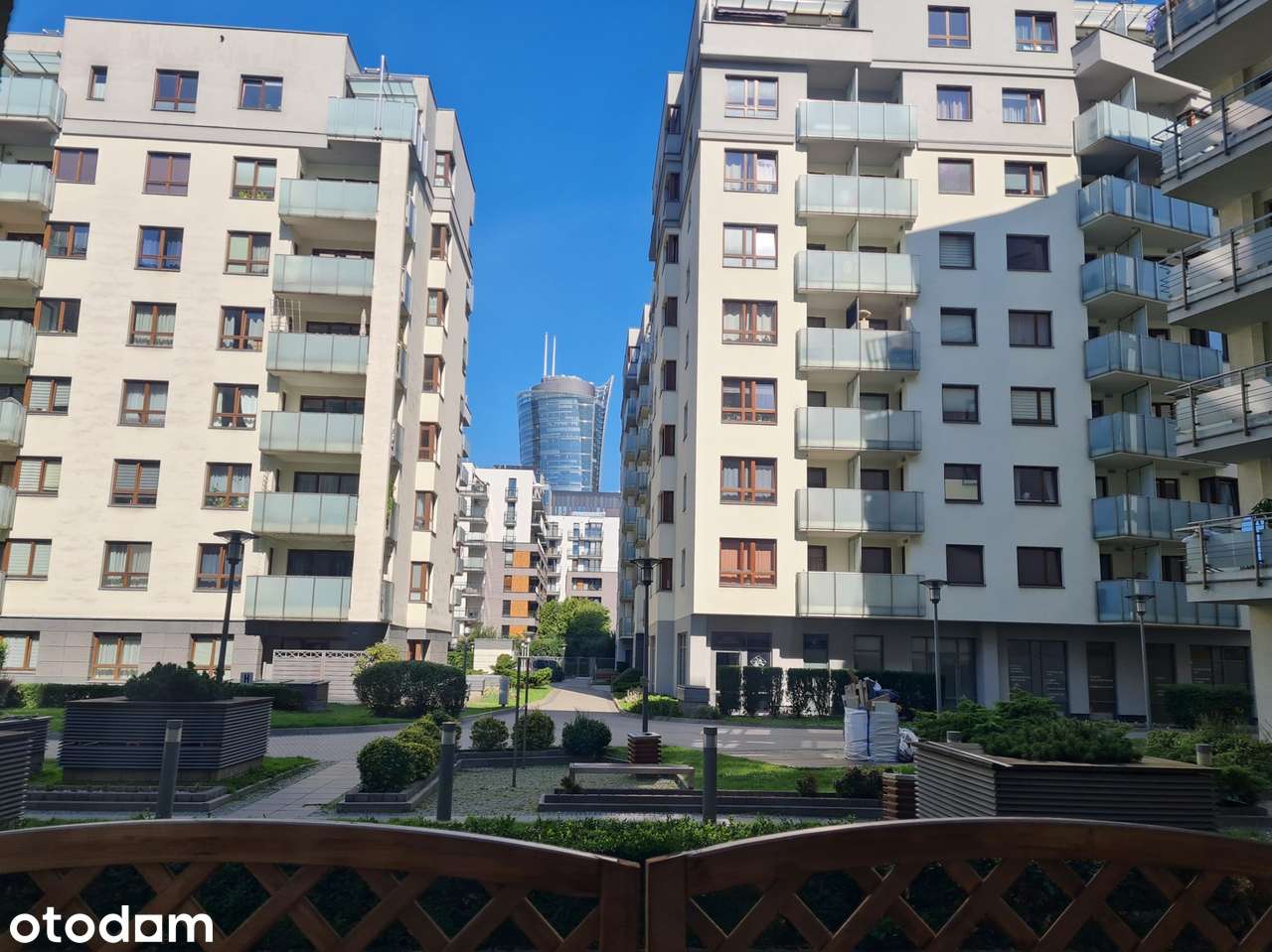 Kawalerka z balkonem blisko metra Rondo Daszyńskiego