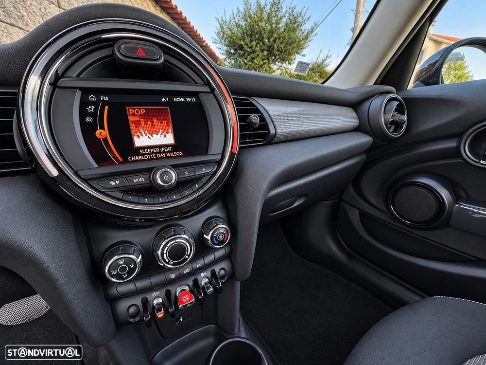 MINI 5 Portas Cooper D Auto - 6