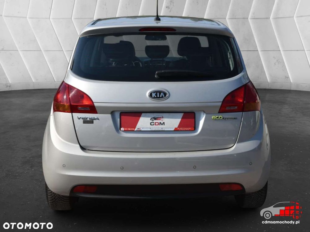 Kia Venga - 10