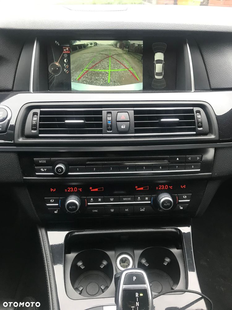 BMW Seria 5 525d xDrive - 8