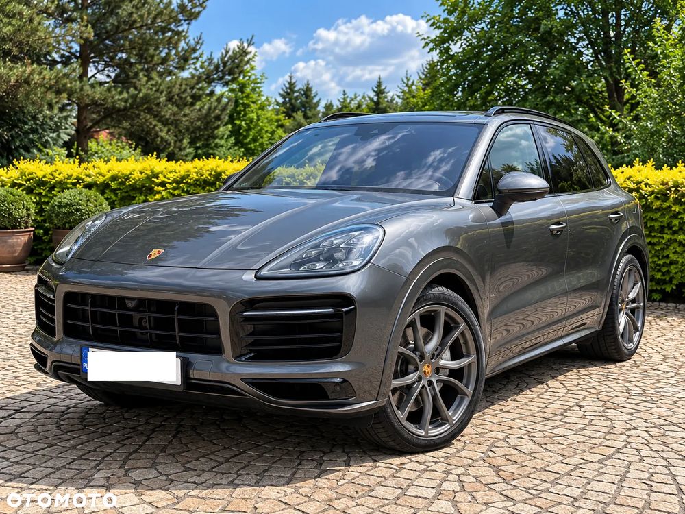Porsche Cayenne - 1