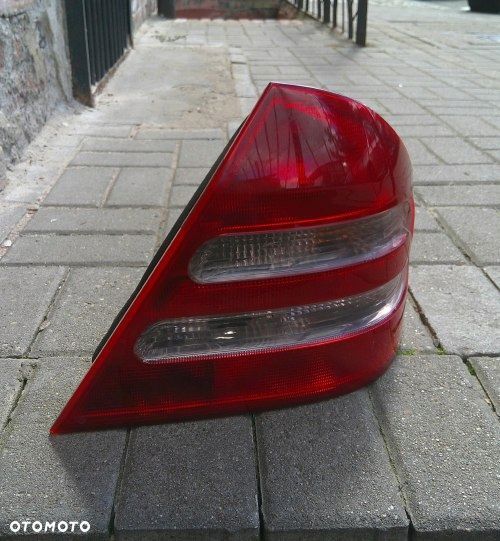 MERCEDES C KLASA W203 00-04 SEDAN PRAWA TYLNA LAMPA ORYGINAŁ 2038200264 - 3