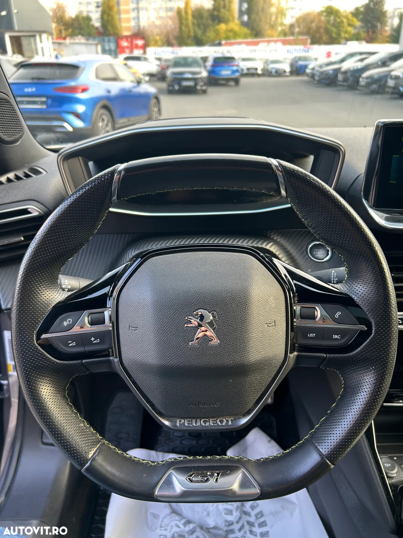 Peugeot 2008 e-2008 GT - 11