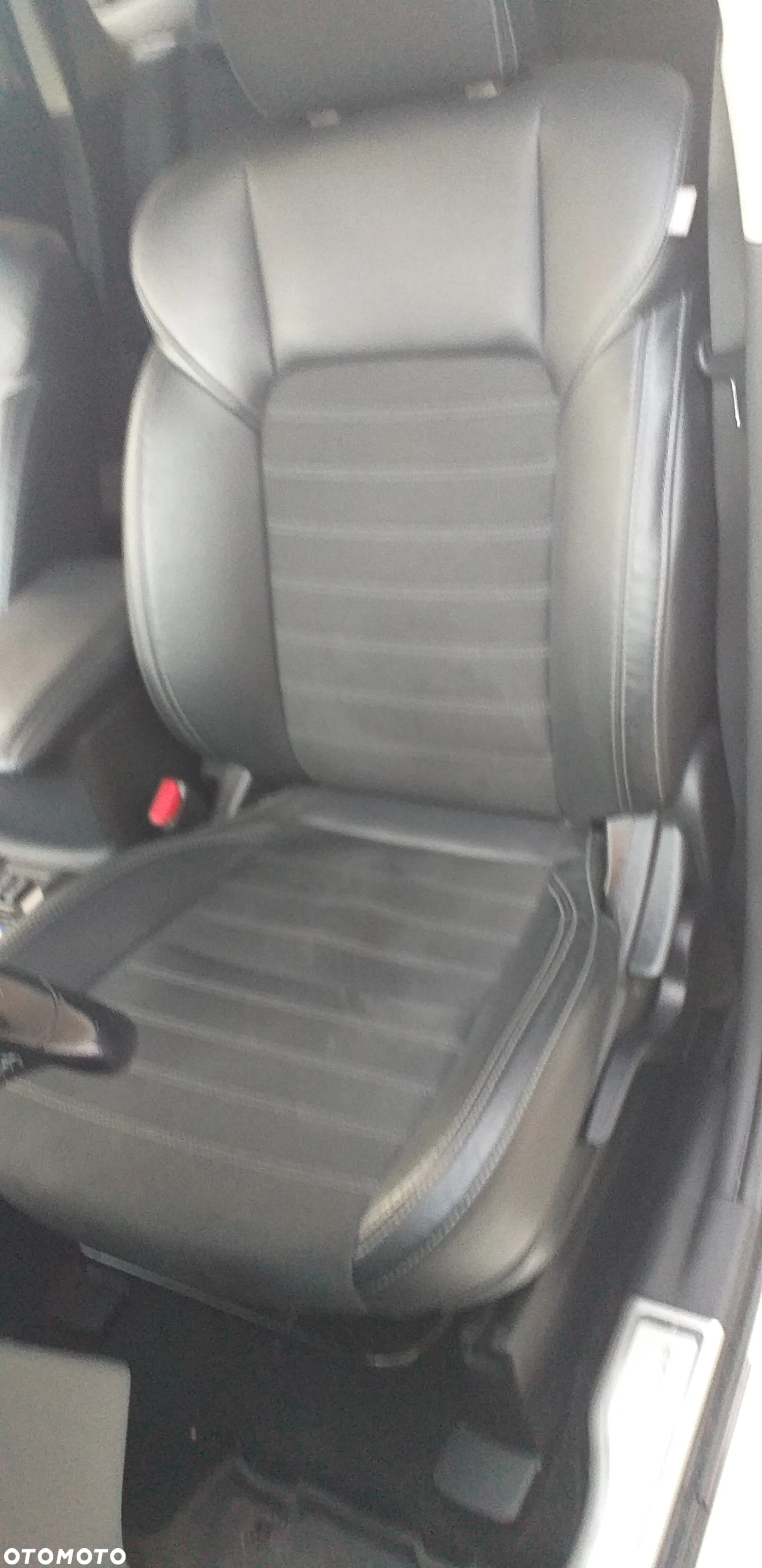 Mitsubishi Outlander PHEV Intense + - 11