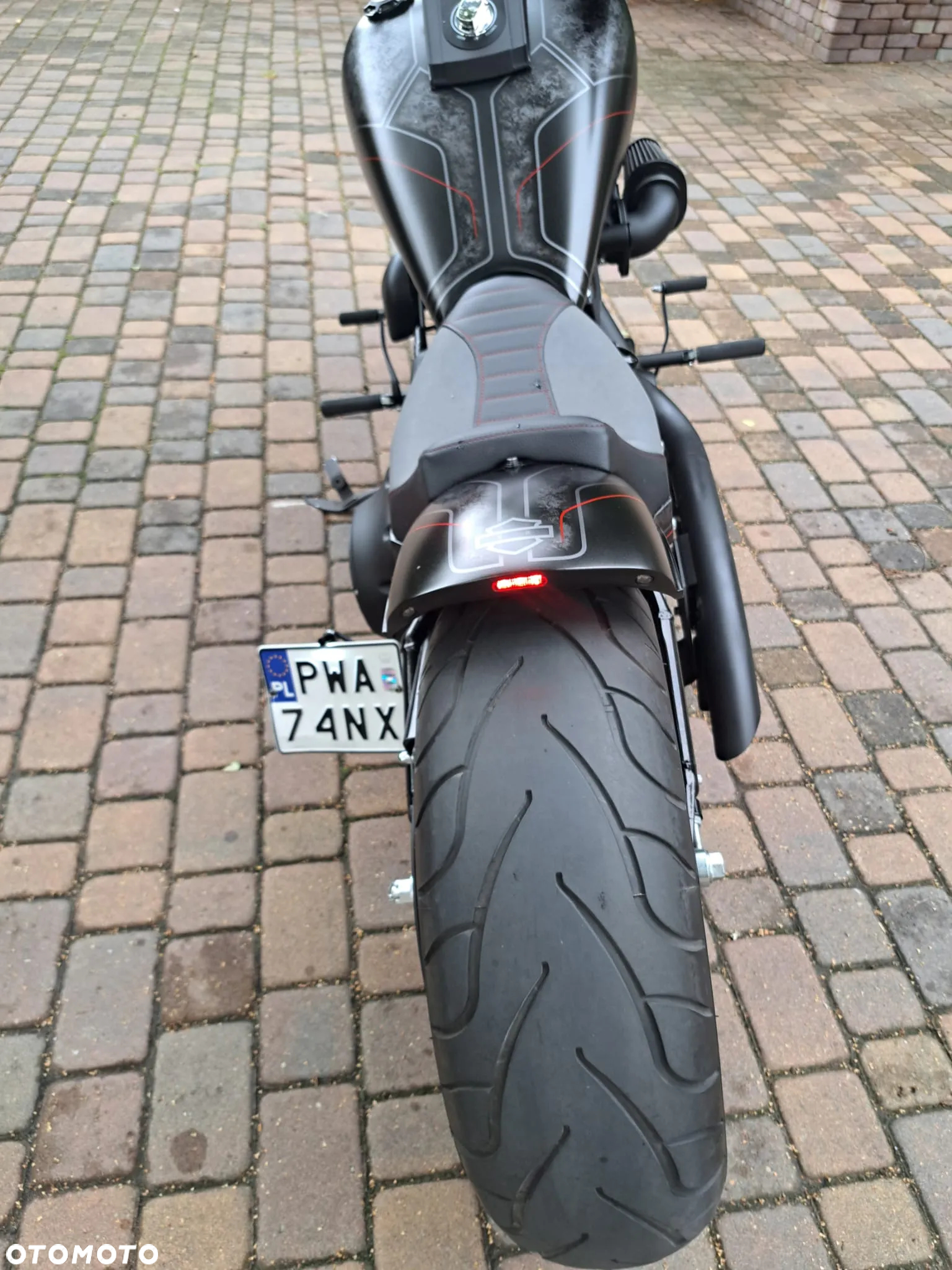 Harley-Davidson Softail Custom - 24