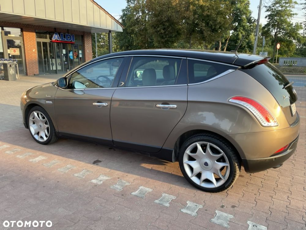 Lancia Delta 1.8 T-Jet Executive Sportronic - 6