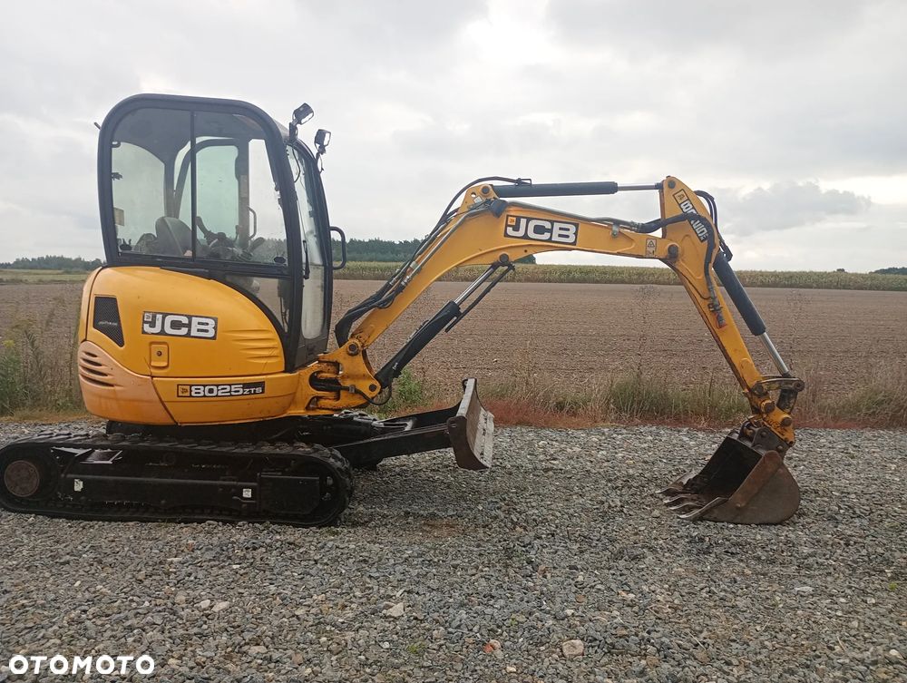 JCB 8025 - 2