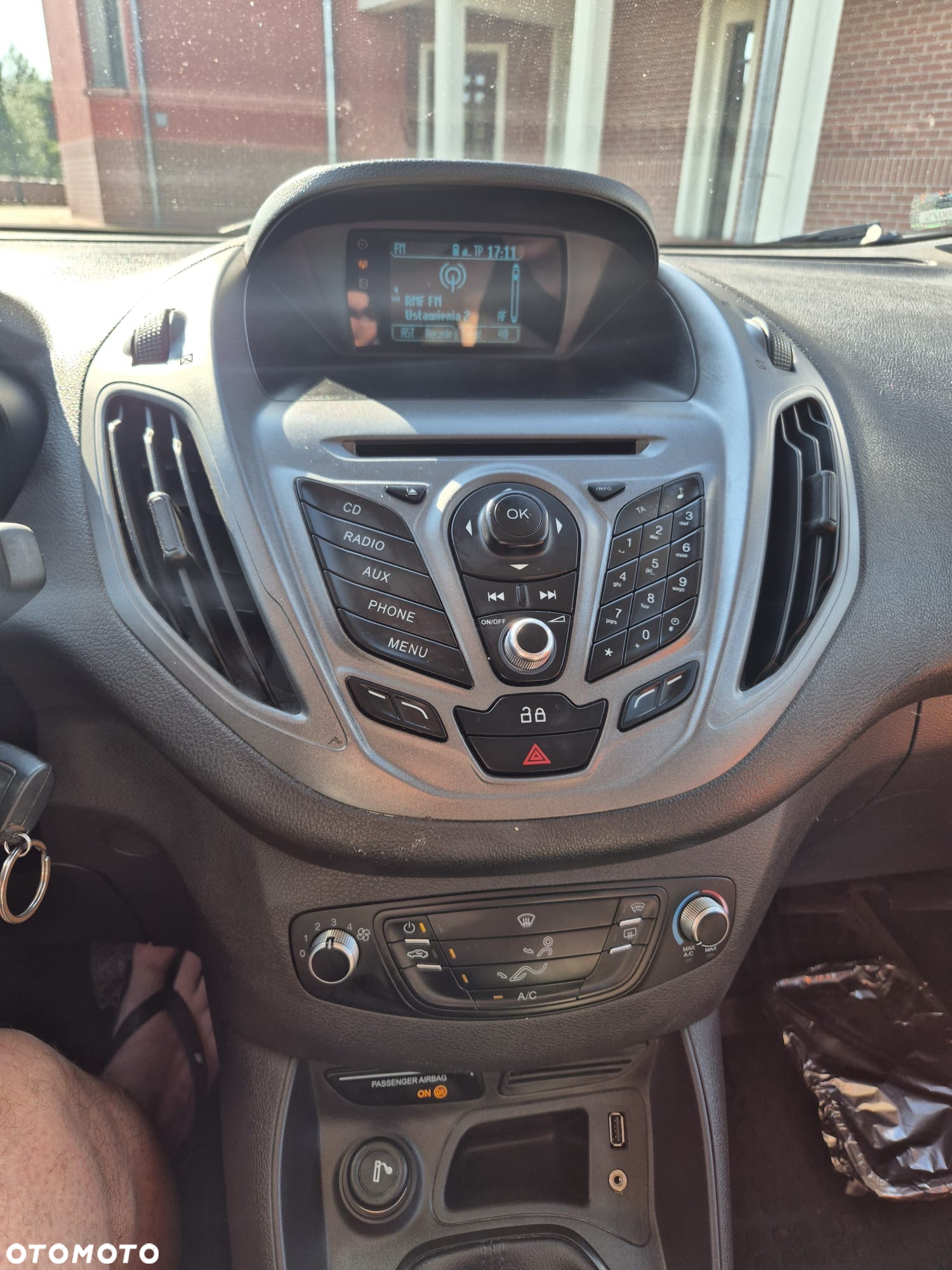 Ford Transit Courier - 14