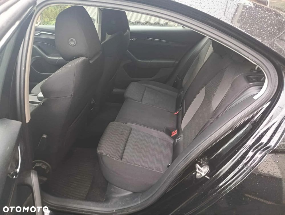 Skoda Octavia 2.0 TDI Ambition DSG - 7