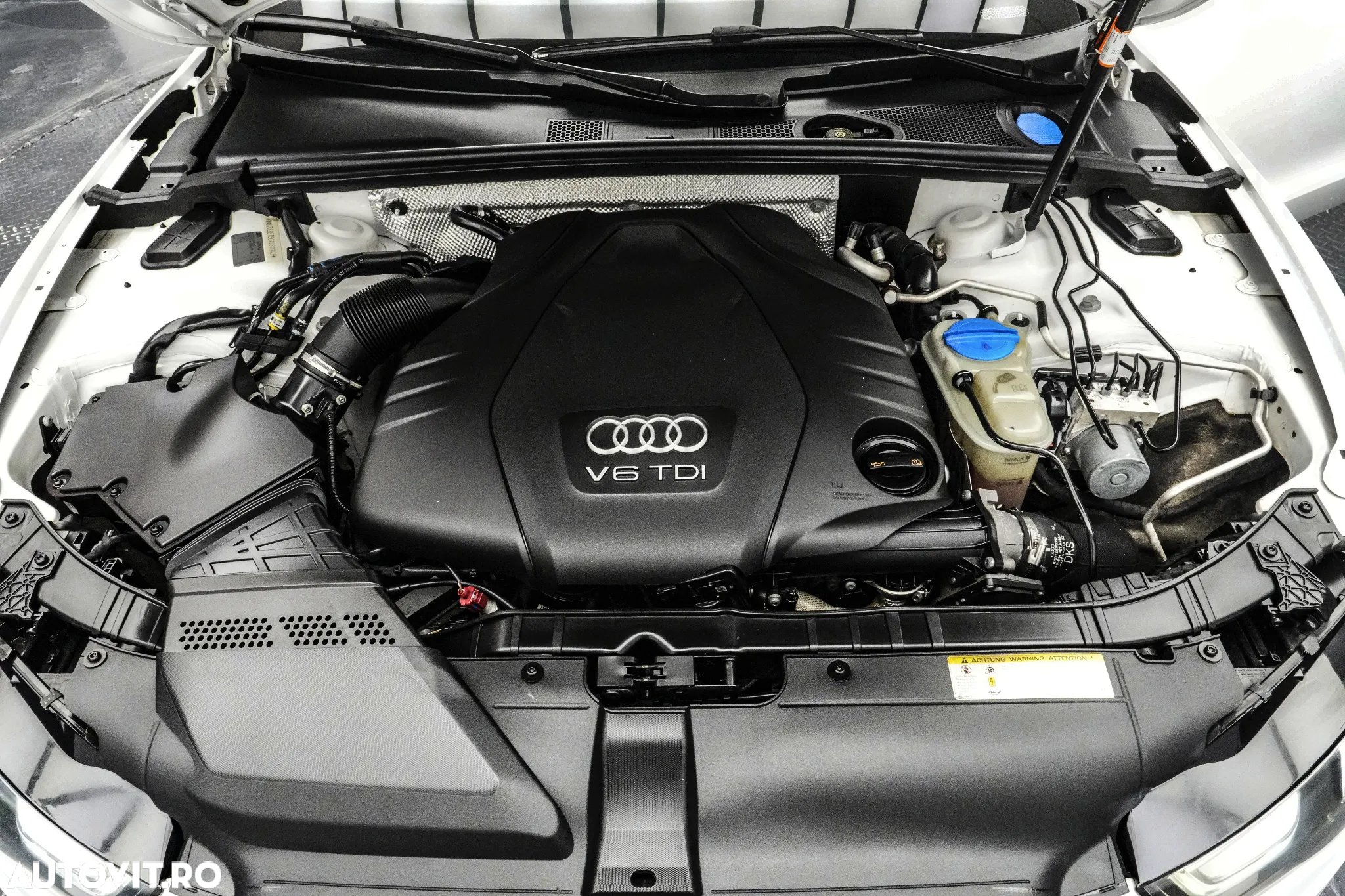 Audi A5 Coupe 3.0 TDI Multitronic - 25