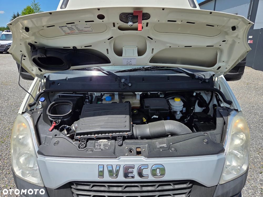 Iveco Daily 35S13 / 2.3 130KM / Furgon / Średniak / Klima / - 24