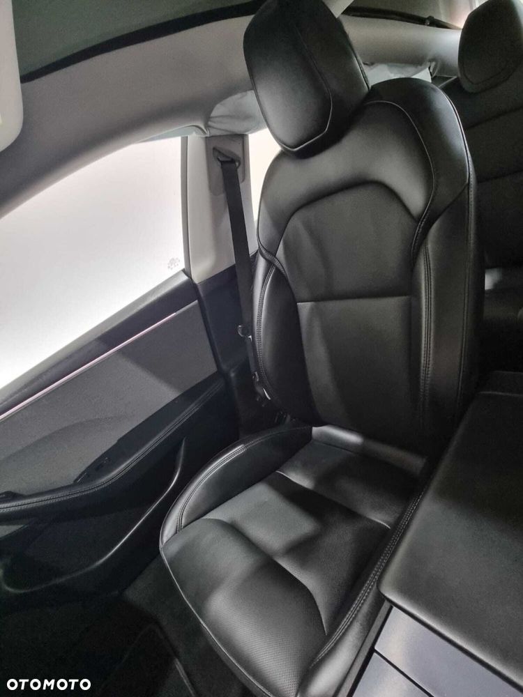 Tesla Model 3 - 36