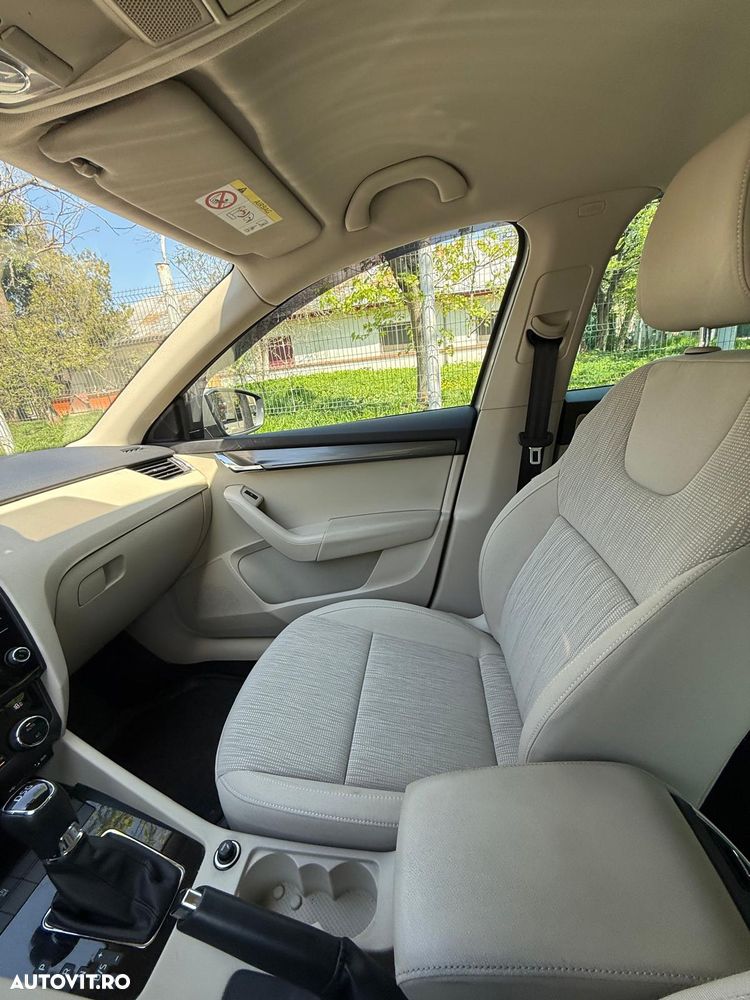Skoda Octavia 1.6 TDI DSG Style - 18