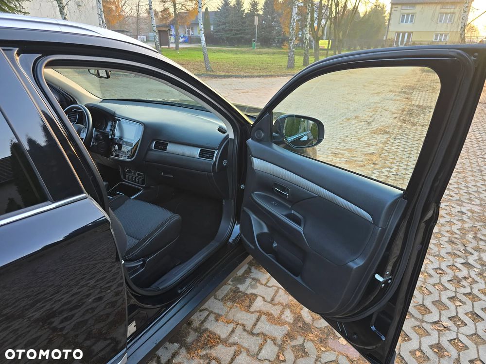 Mitsubishi Outlander 2.0 2WD CVT Edition - 16