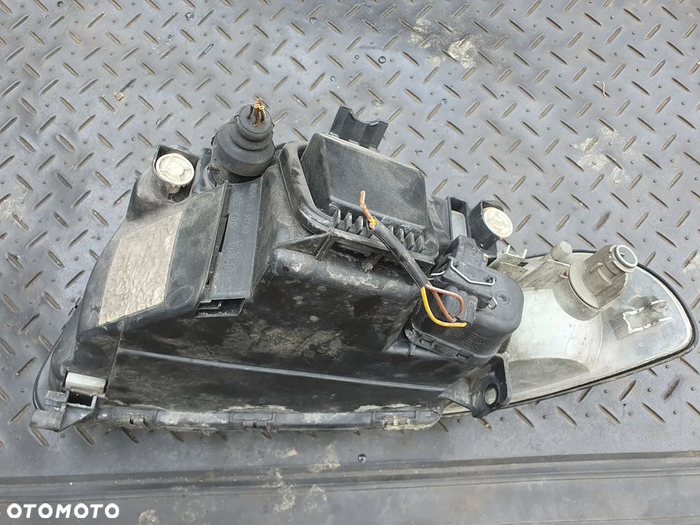 AUDI A4 B5 REFLEKTOR LAMPA PRAWY PRZÓD PRAWA PRZEDNIA 8D0941004A ORYGINAŁ - 3
