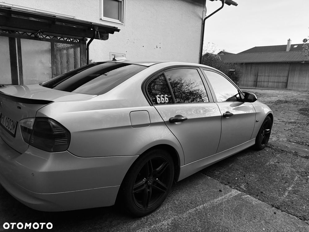 BMW Seria 3 320i - 13