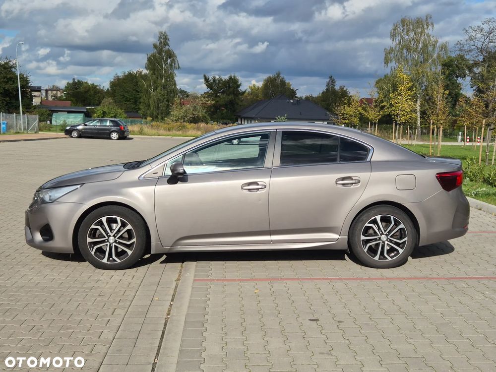 Toyota Avensis 2.0 Prestige MS - 12
