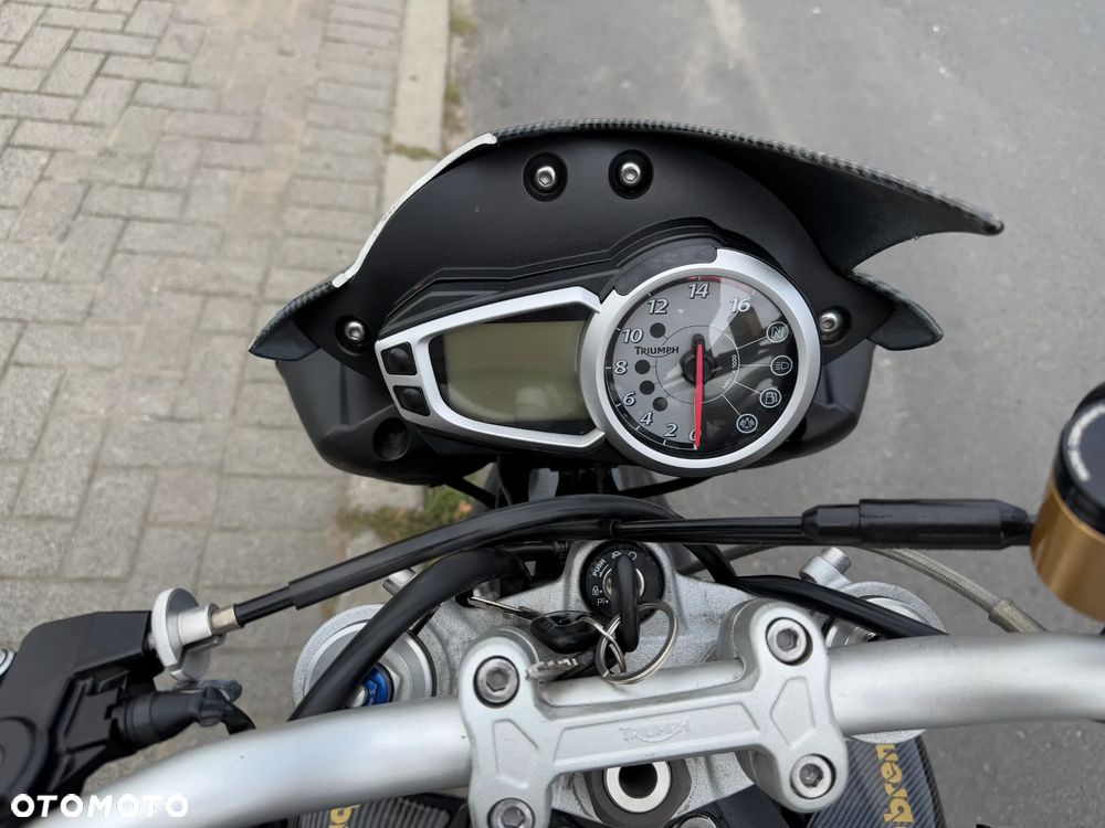 Triumph Street Triple - 11