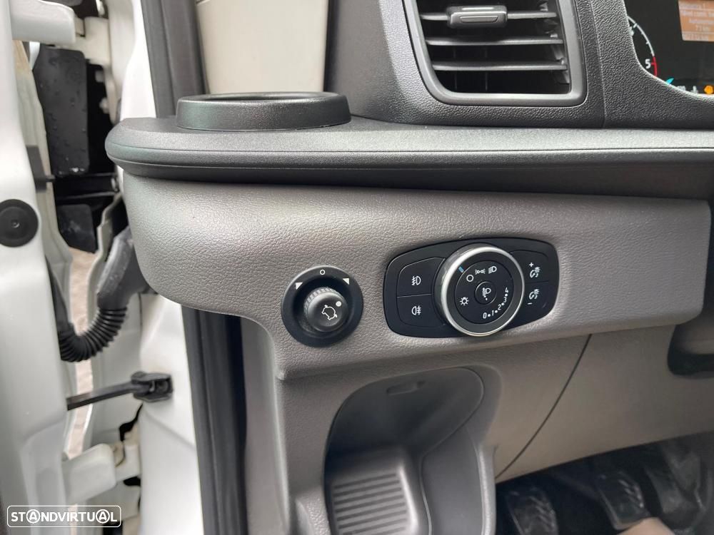 Ford Transit Transit 2.0 EcoBlue RWD (130CV) - 11