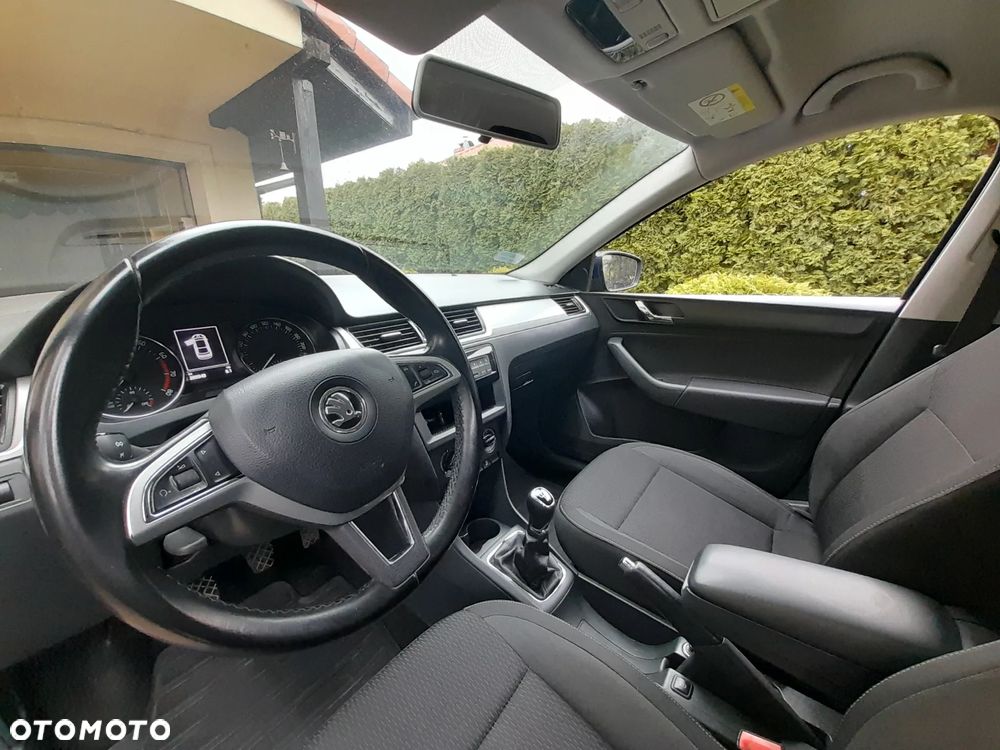 Skoda RAPID 1.2 TSI Ambition - 32