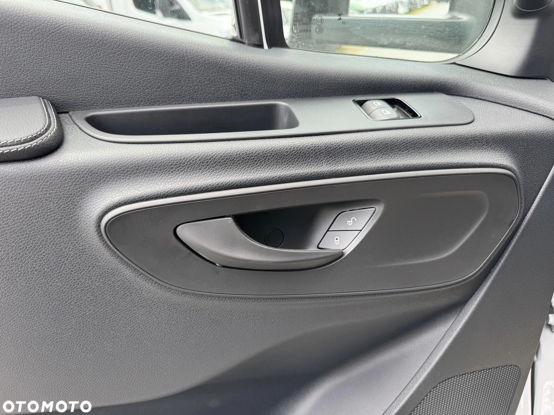 Mercedes-Benz Sprinter - 10