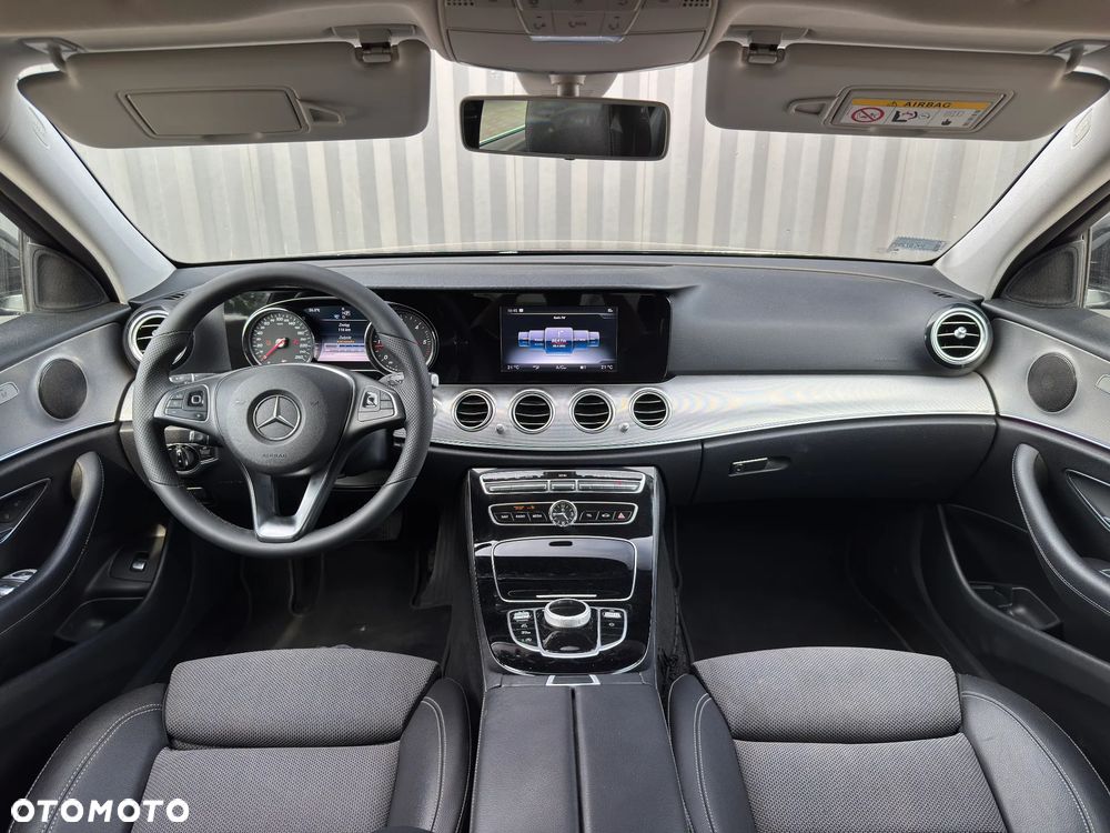 Mercedes-Benz Klasa E - 21
