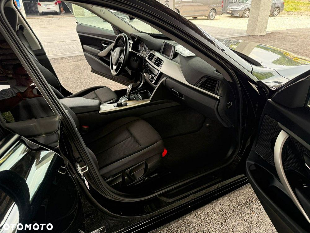 BMW 3GT 320i Advantage - 14