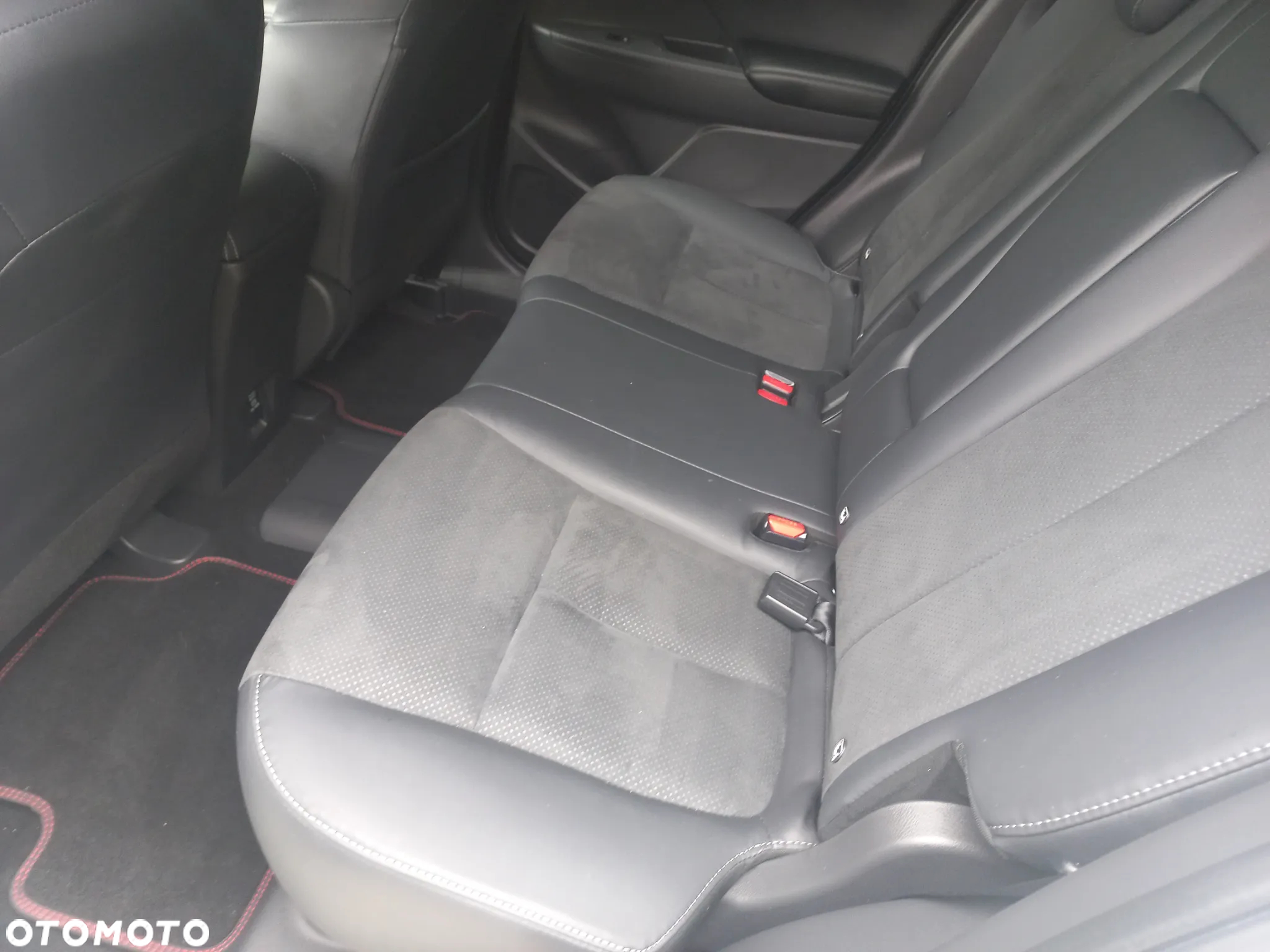 Mitsubishi Eclipse Cross Plug-In Hybrid 4WD Basis - 15