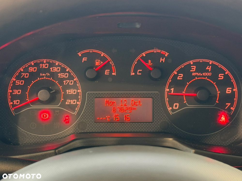 Fiat Qubo 1.4 8V Lounge - 19