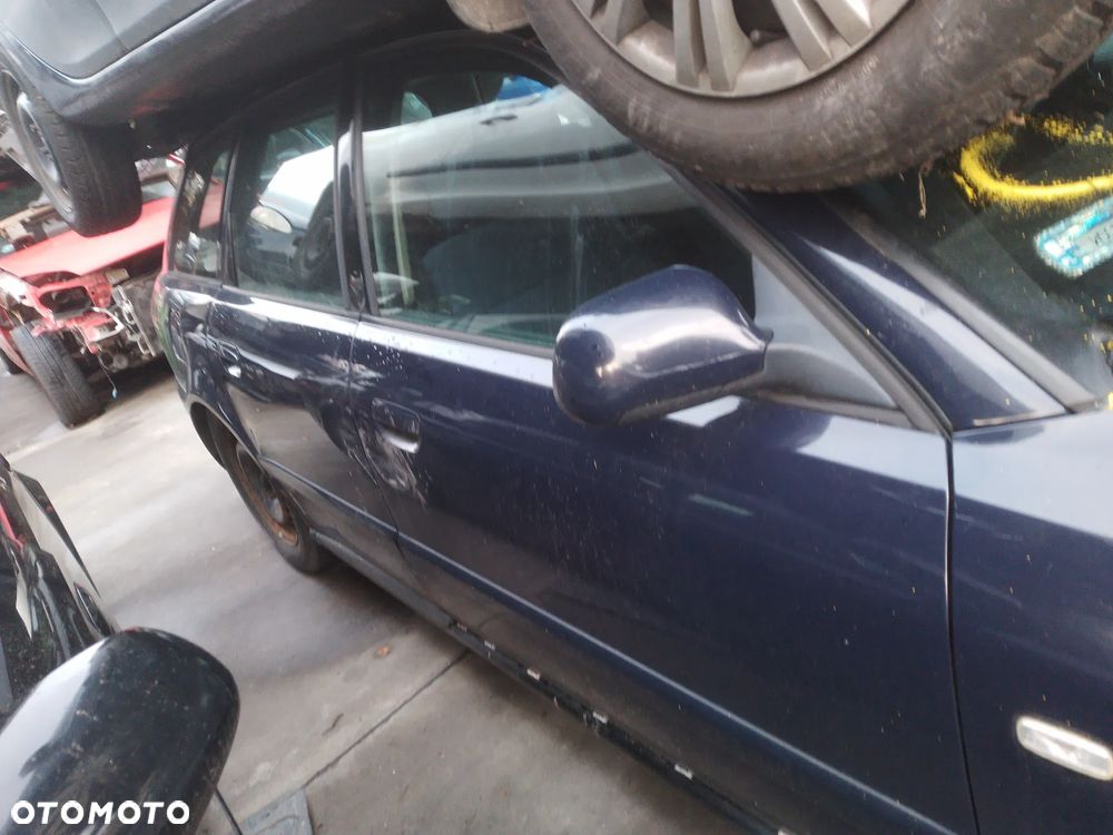 AUDI A4 B5 KOMBI 99-01  1.9 AJM   LAMPA TYŁ PRAWA LEWA - 14