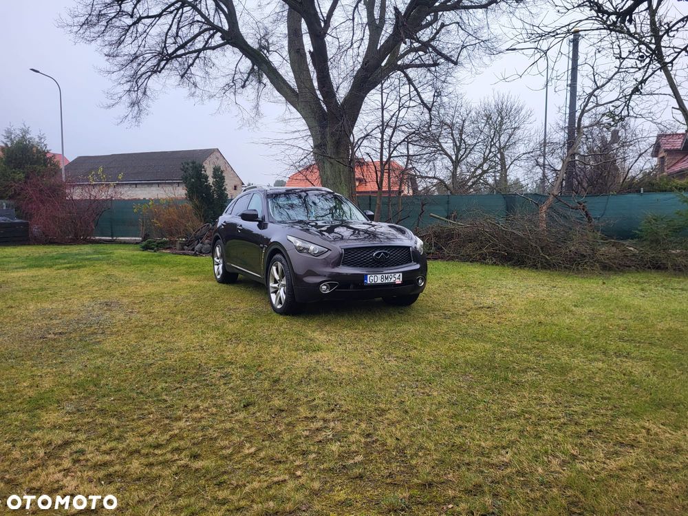 Infiniti Q70 - 23