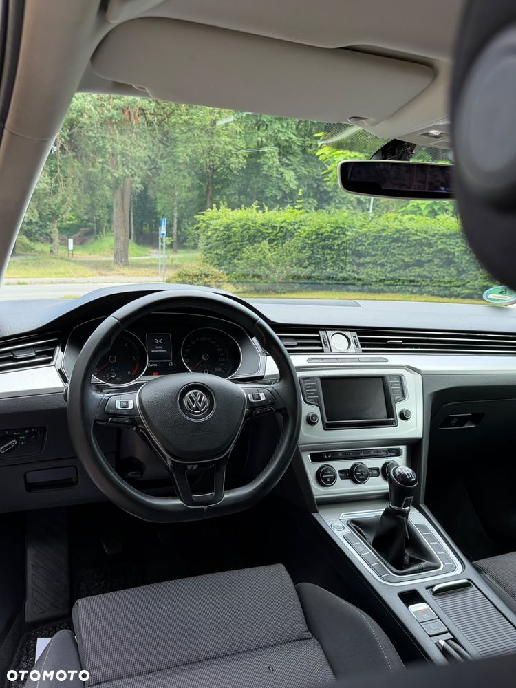 Volkswagen Passat 2.0 TDI (BlueMotion Technology) Comfortline - 14