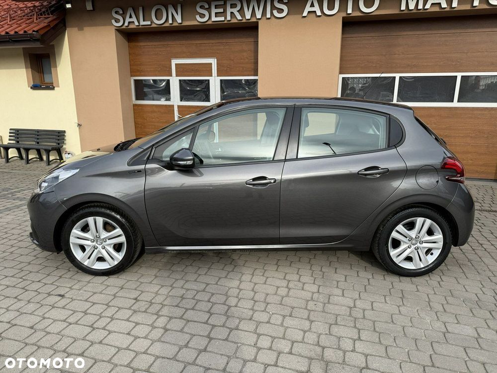 Peugeot 208 PureTech 82 Stop & Start Signature - 11
