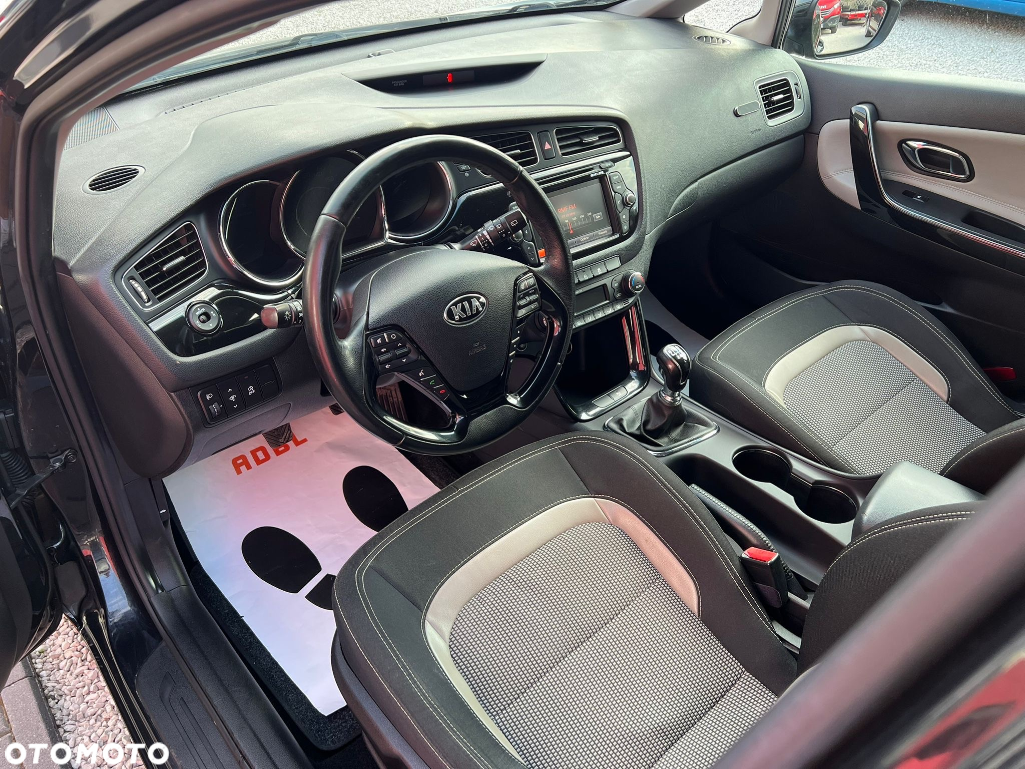 Kia Ceed 1.6 CRDi 128 ISG SW Dream Team Edition - 27