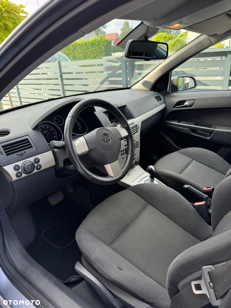 Opel Astra 1.6 Essentia - 8