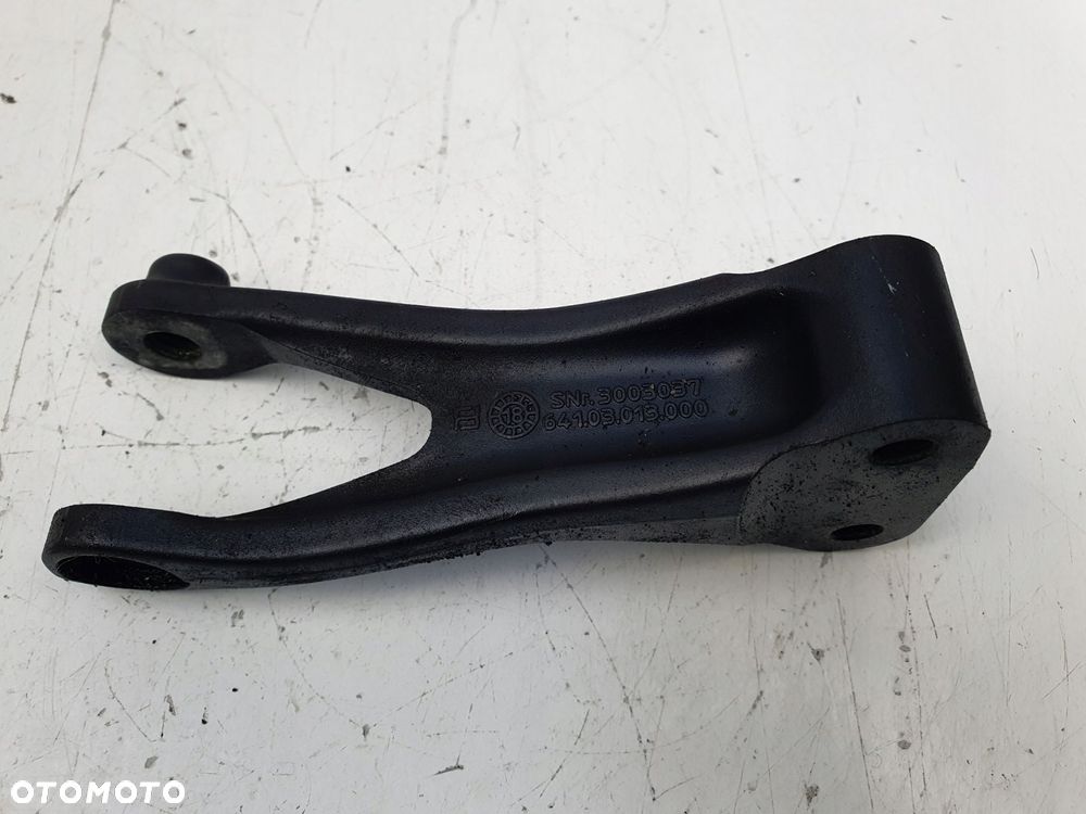 MOCOWANIE SILNIKA ŁAPA KTM Duke 790 18-24 wspornik 64103013000 - 8