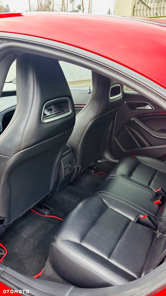 Mercedes-Benz CLA 250 4Matic 7G-DCT AMG Line - 23