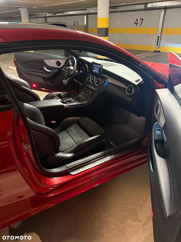 Mercedes-Benz Klasa C 300 9G-TRONIC AMG Line - 24