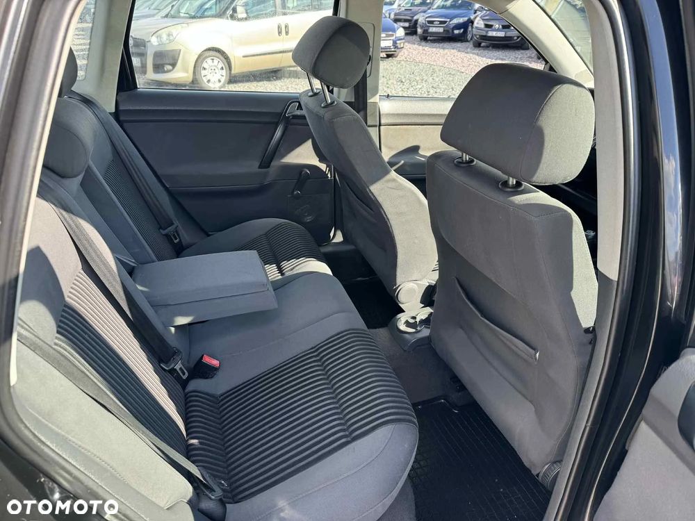Volkswagen Polo 1.4 16V Trendline - 12