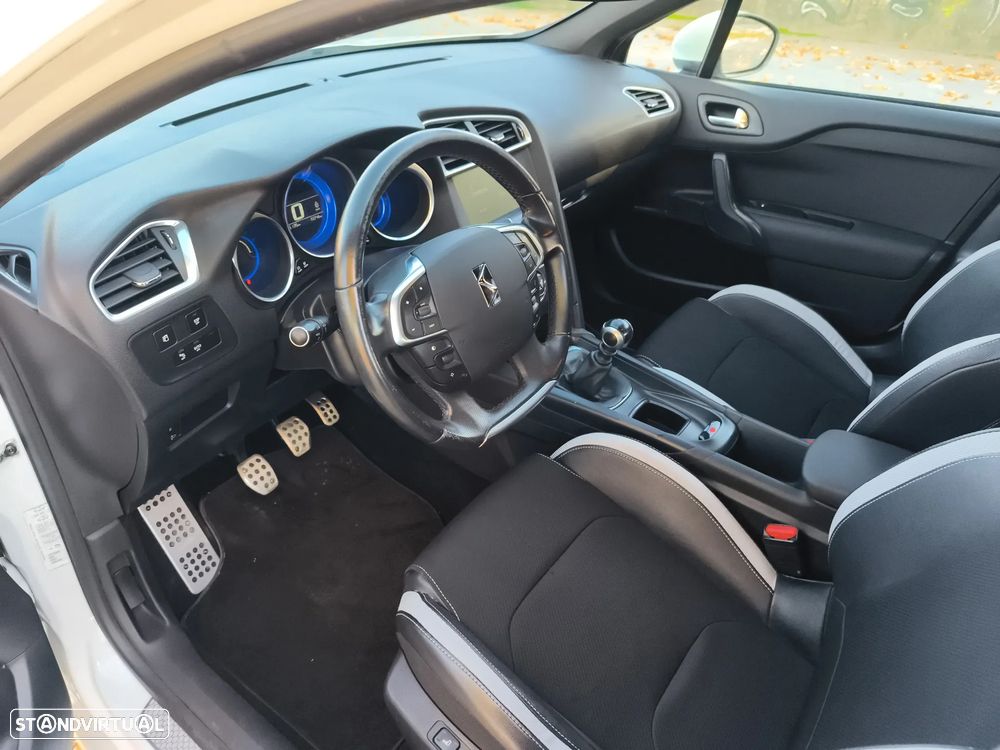 Citroën DS4 1.6 HDi So Chic - 27