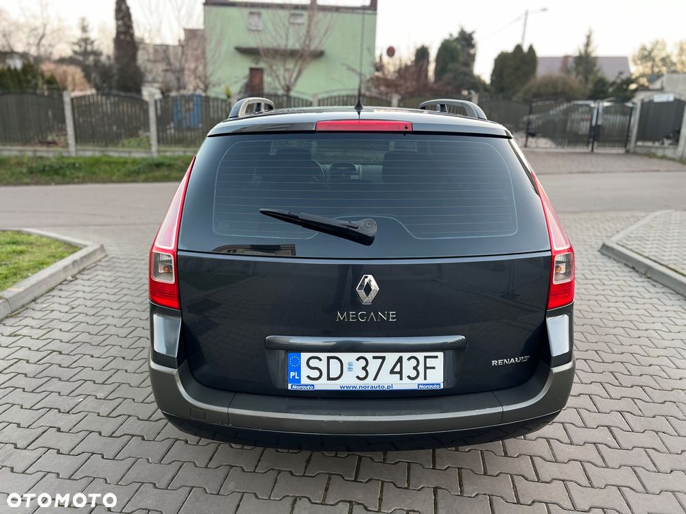 Renault Megane 1.6 Dynamique - 8