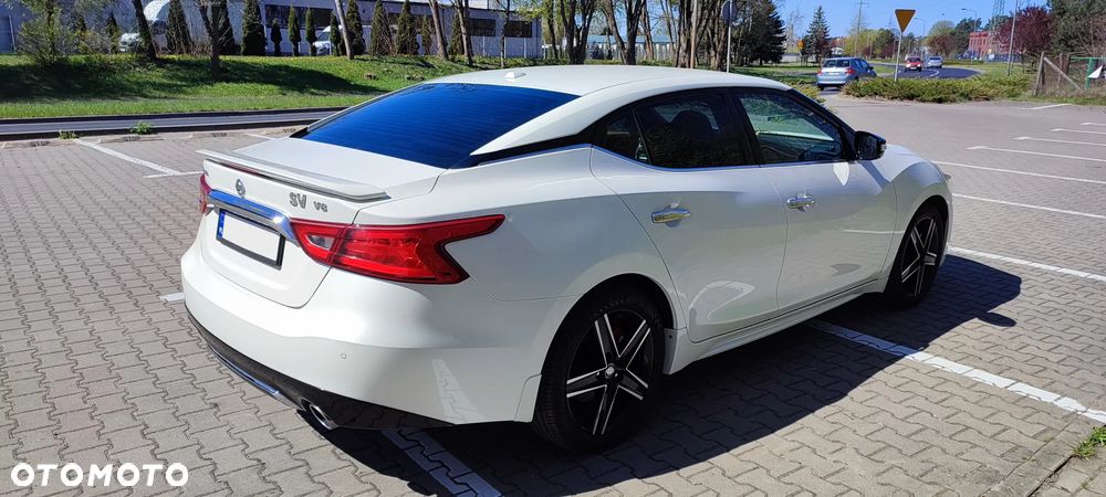 Nissan Maxima - 32