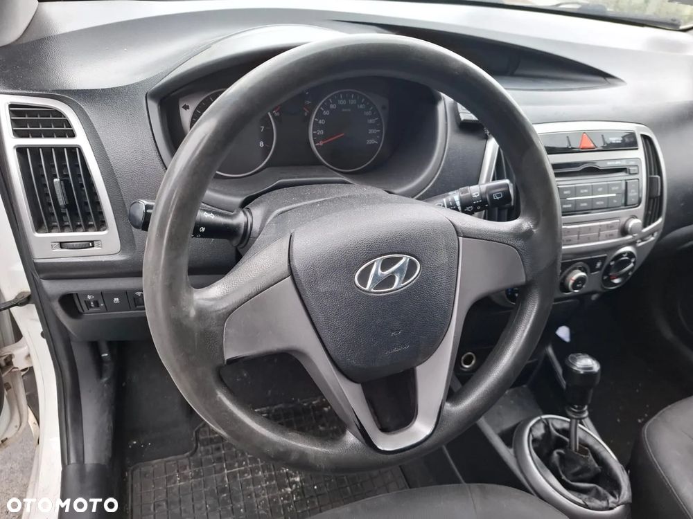deska kokpit konsola pasy poduszki europa hyundai I i20 LIFT - 2