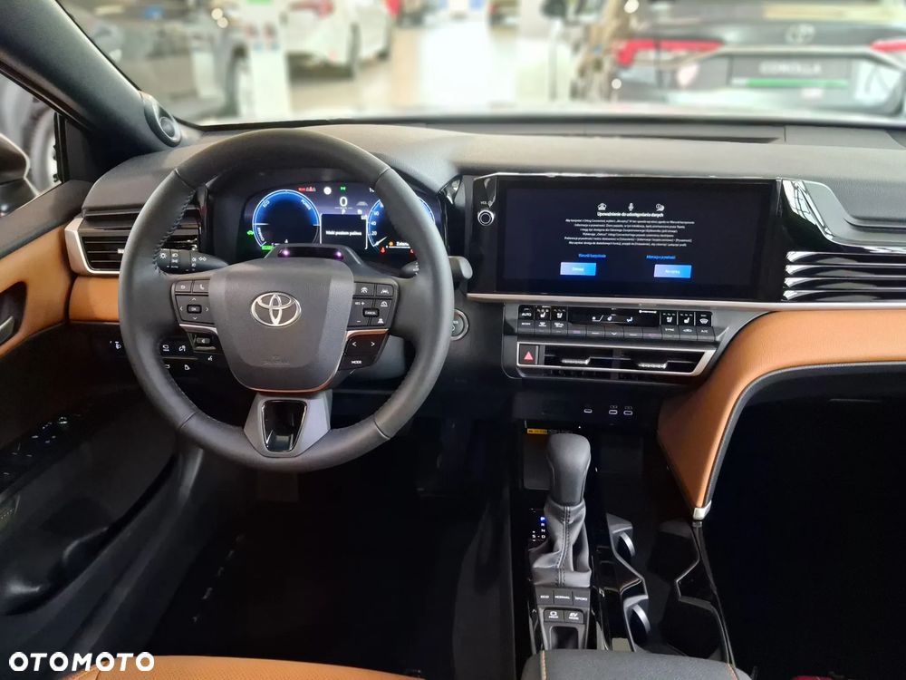 Toyota Camry - 16