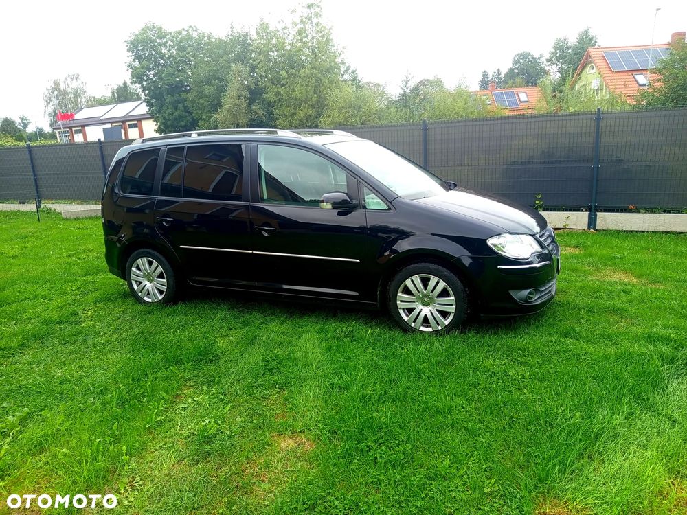 Volkswagen Touran 1.9 TDI DPF Highline - 4
