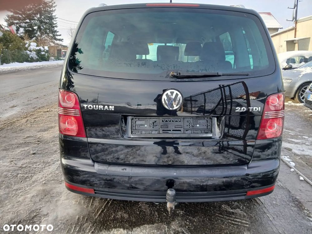 Volkswagen Touran - 10
