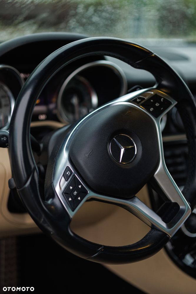Mercedes-Benz SLK 300 9G-TRONIC - 2