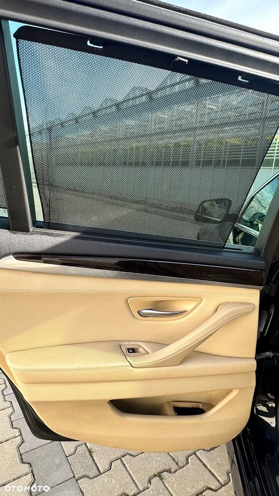BMW Seria 5 525d xDrive Luxury Line - 13